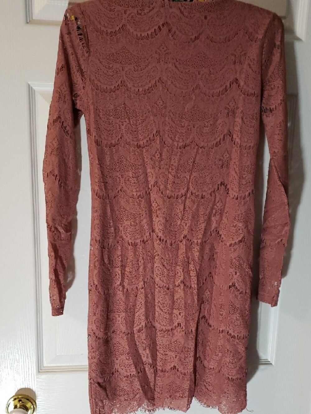 Forever 21 Dusty Rose Lace Long Sleeve V-Neck Dress - Picture 3 of 4